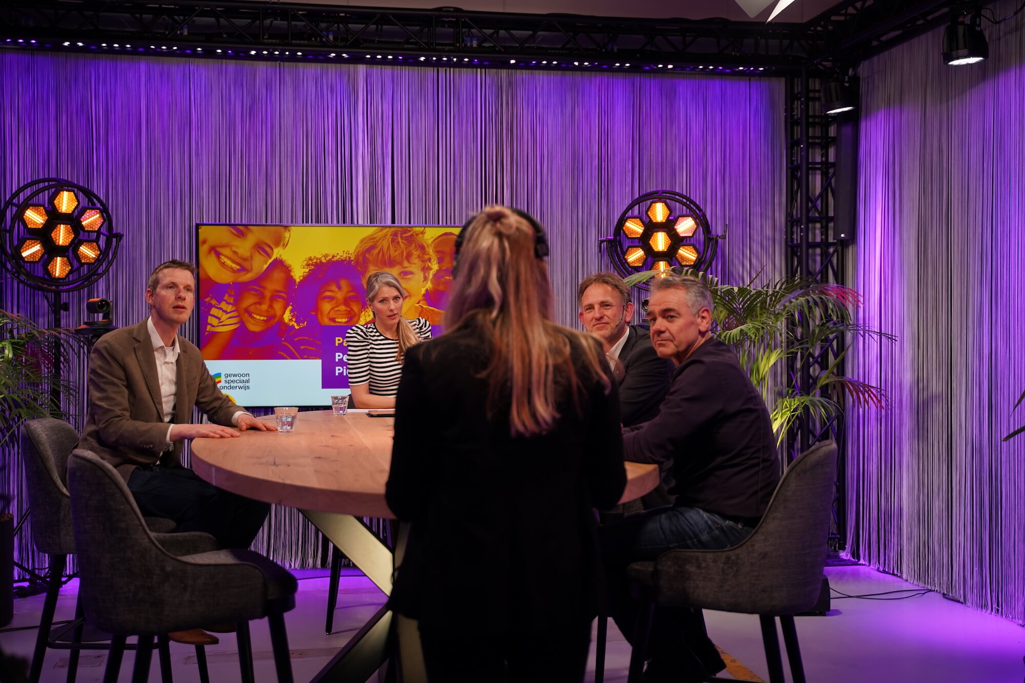Myrthe Meuders ging tijdens dit webinar de tafelgasten begeleiden bij het spreken over "gewoon speciaal onderwijs"