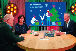 Door de COVID-19 pandemie, was het niet mogelijk om een fysieke kerstborrel te organiseren. Daardoor organiseerde Alliantie, de kerstborrel online vanuit onze webinar studio in Amersfoort.